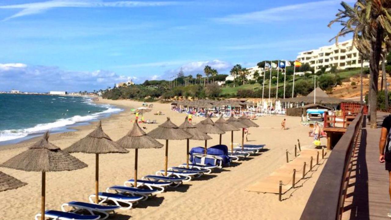 Mi Capricho Beachfront- 3-7 With Sea Views Apartment