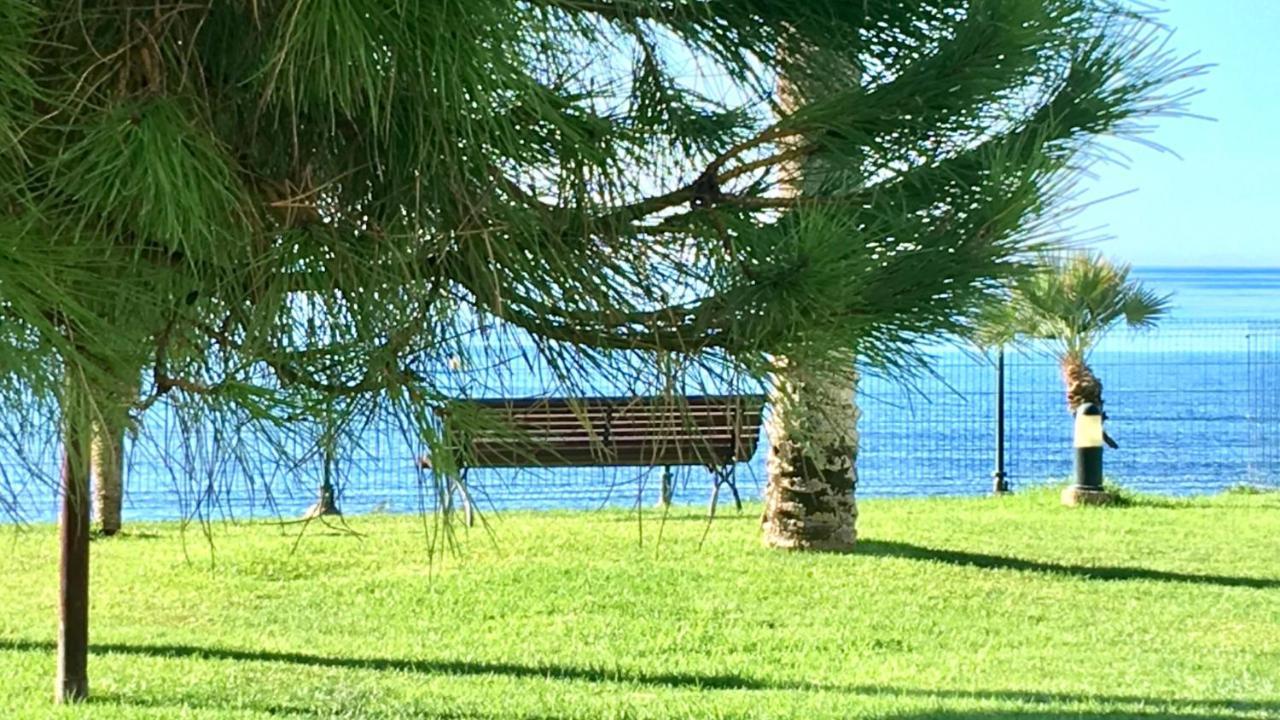 Mi Capricho Beachfront- 3-7 With Sea Views Apartment
