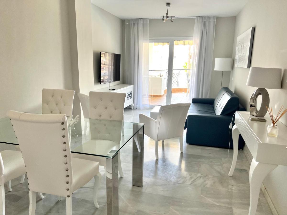 Apartment Mi Capricho Beachfront- 3-7 With Sea Views